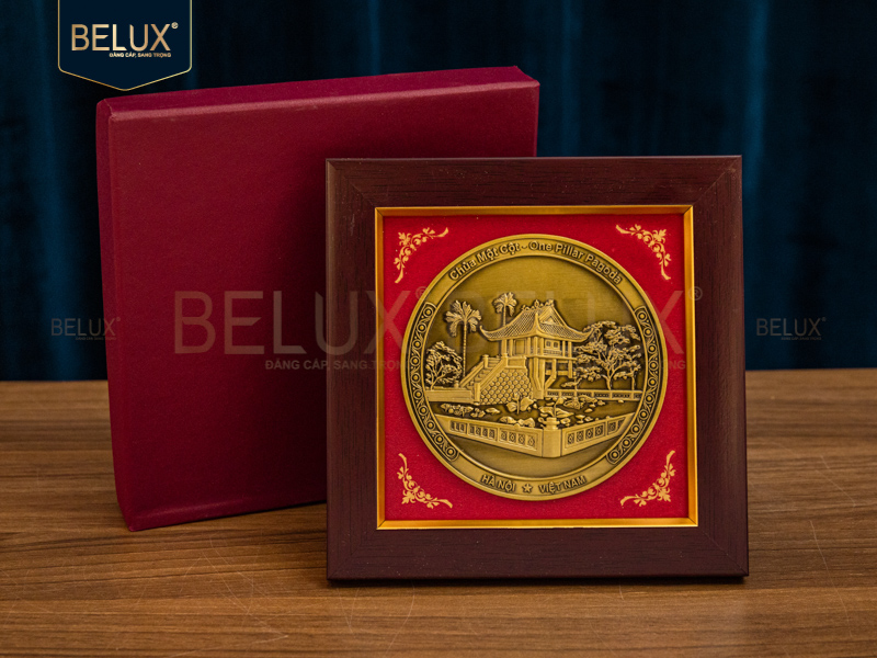 Tranh mặt đĩa Chùa Một Cột bằng đồng 14x14cm